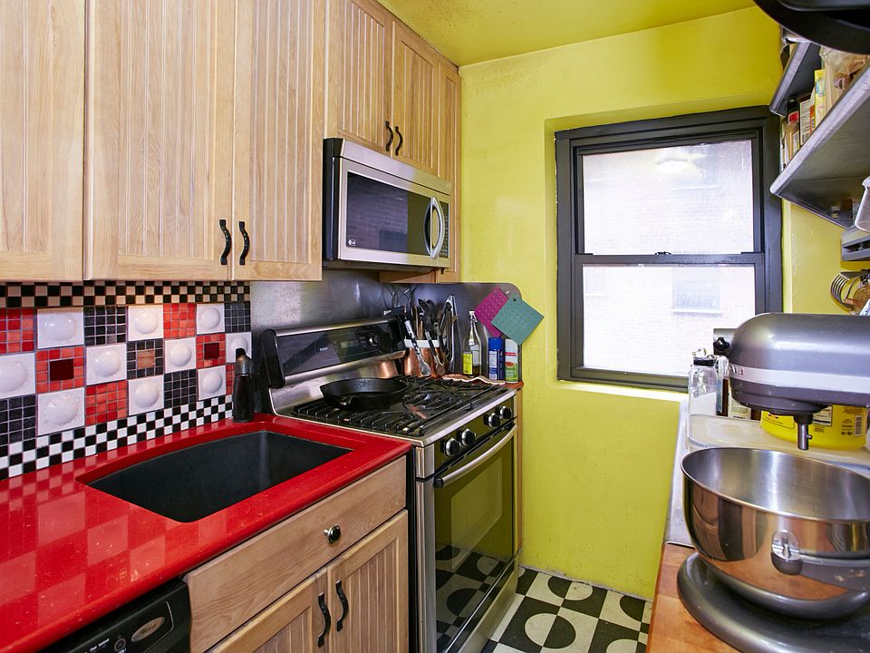 1st image of 34-11 93rd St APT 3H
