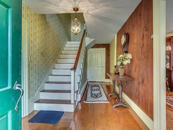 Entry Hall & Main Stairway
