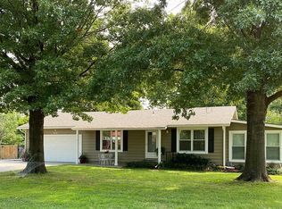 1010 SW Marge Ct, Topeka, KS 66615