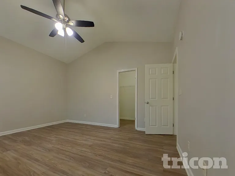 101 Royal Crest Dr — Photo 5