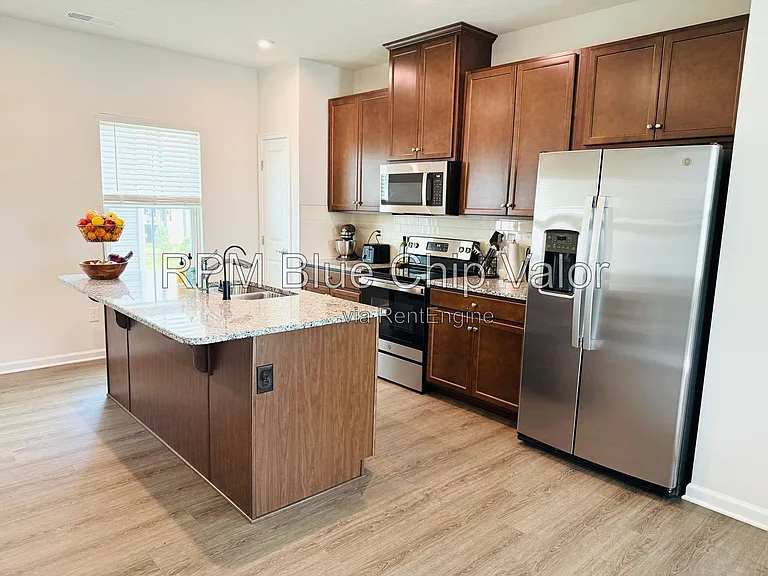 14 Wentworth Ln — Photo 8