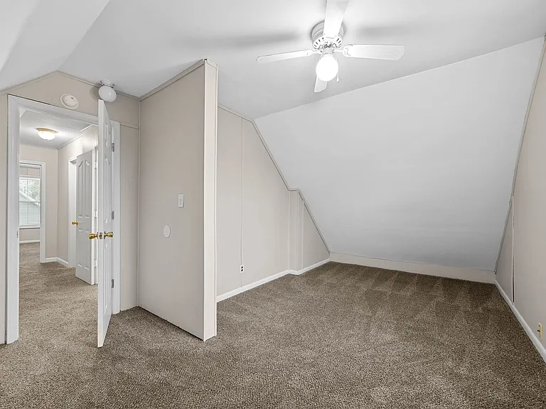 410 Appleton Dr — Photo 20