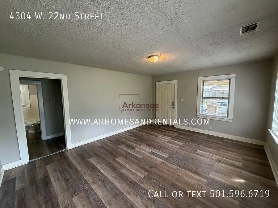 Building Photo - 4304 W 22nd St
