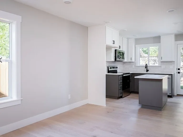 8838 N Drummond Ave — Photo 6