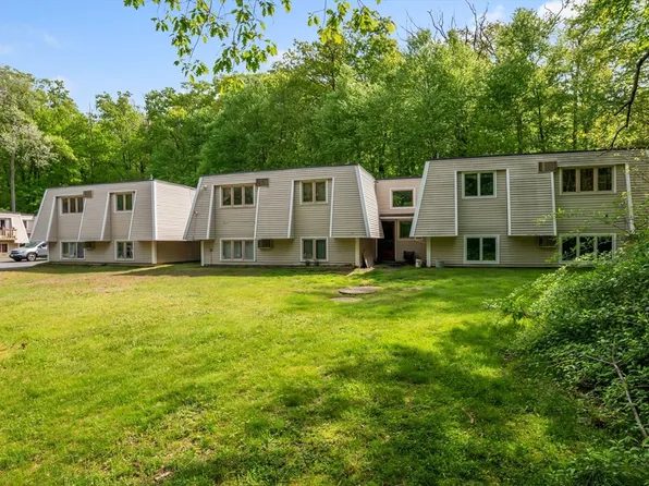 154 Amherst Rd, Belchertown, MA 01007