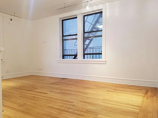 Rented by Compass | media 9