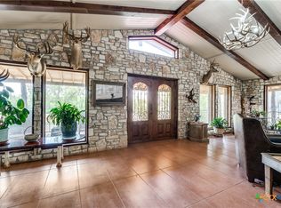 10745 Rosemar Ln, Adkins, TX 78101