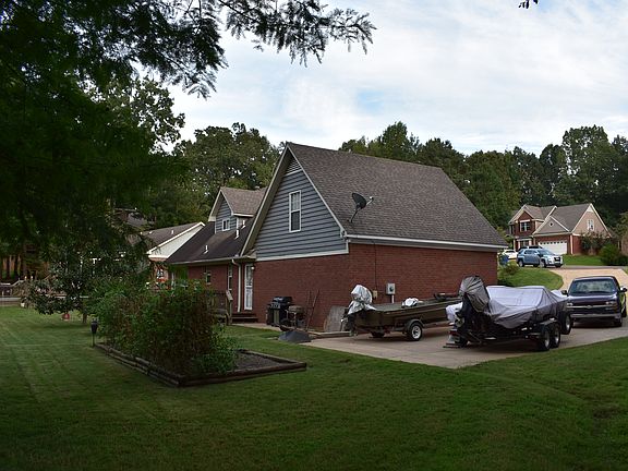 4th image of 4012 Crystal Ct