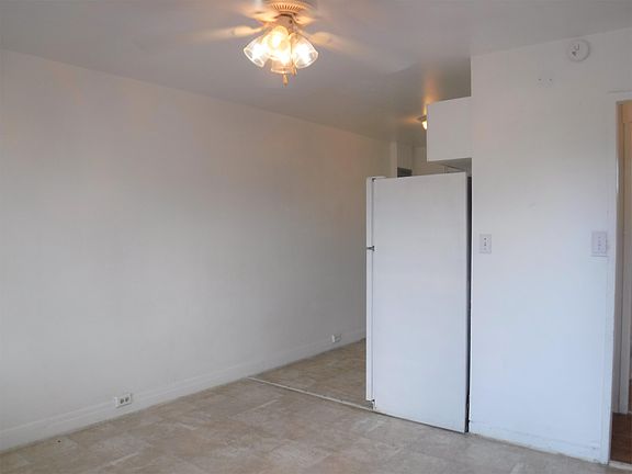 3rd image of 324 Ohai Pl APT 8