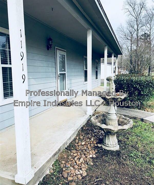 2nd image of 11919 Walraven Rd