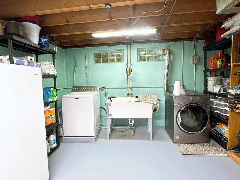 6051 Robert Dr — Photo 24