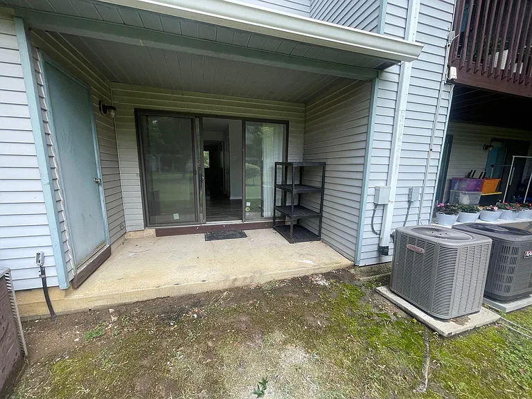 400 Barclay Walk — Photo 24