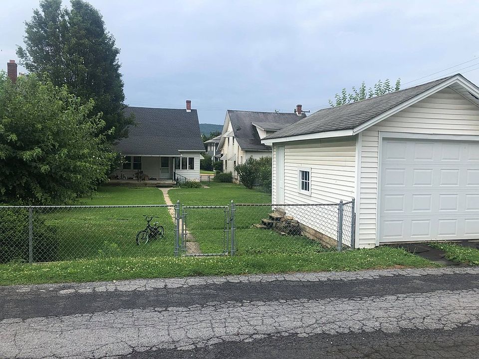 2nd image of 925 W 4th St