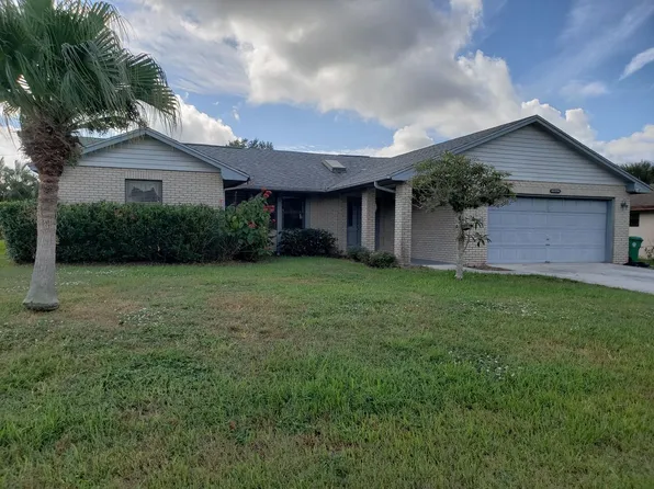 314 SE Thornhill Dr, Port Saint Lucie, FL 34983