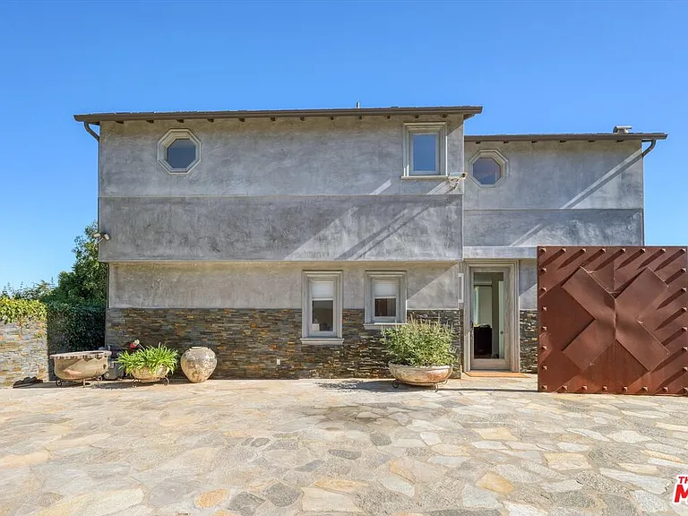 1300 Summitridge Dr — Photo 27