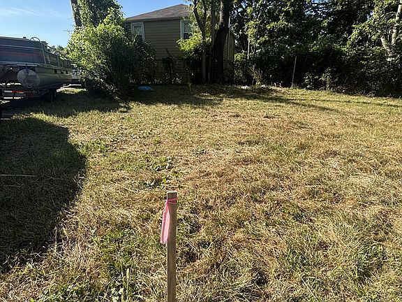 4th image of 102 Keeton Ave