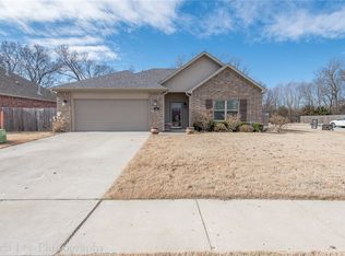 1315 Blue Willow Ave, Fayetteville, AR 72701