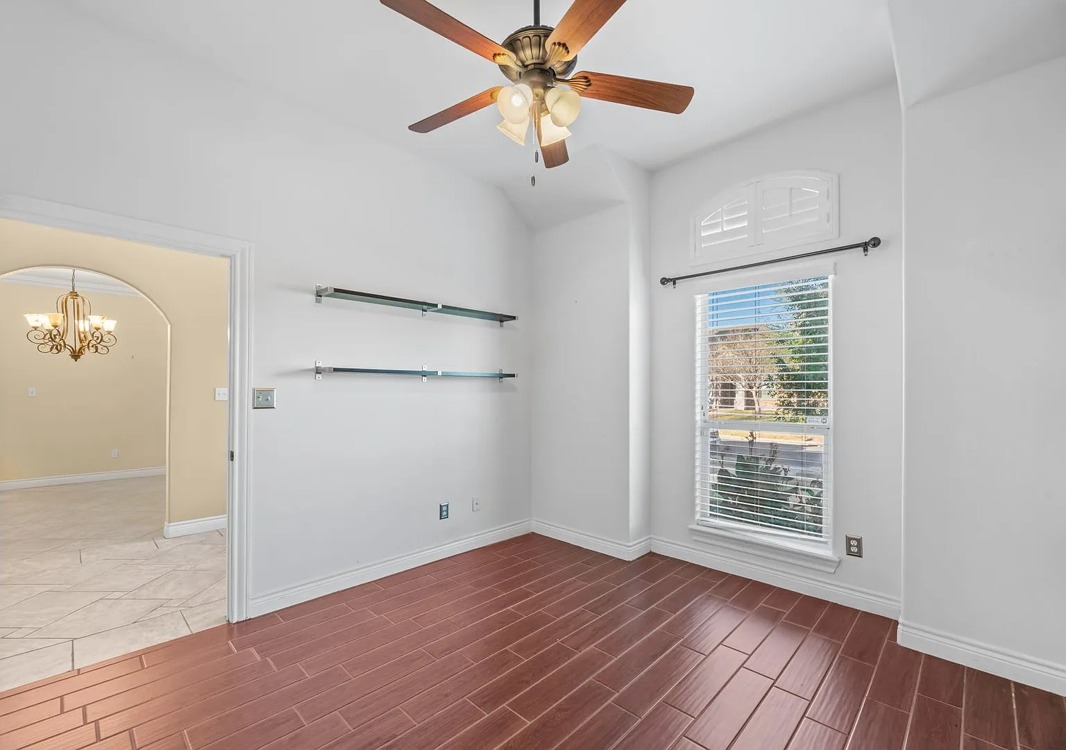 Welcome to your new home on Corpus Christi's desirable South Side! — Photo 4