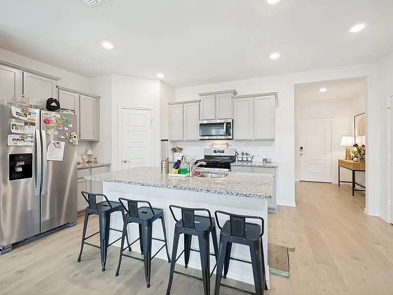 10125 Kayak St — Photo 2
