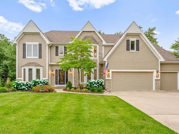 8407 W 141st St, Overland Park, KS 66223