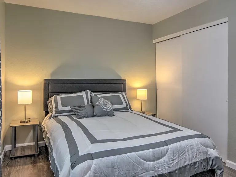 1208 Hupmobile Dr NE — Photo 3