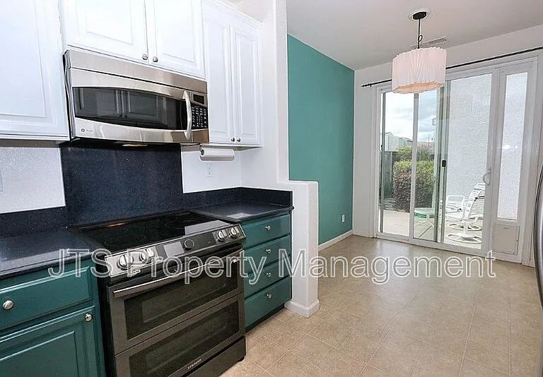 10921 Oakham Dr — Photo 13