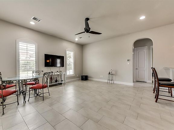 4th image of 1303 Cypress Creek Way