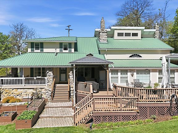 3rd image of 216 Aughwick Rd