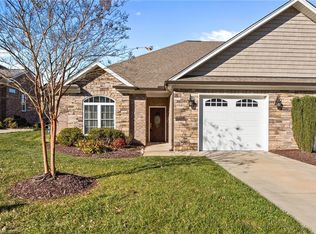 2084 Lake Point Dr, Graham, NC 27253