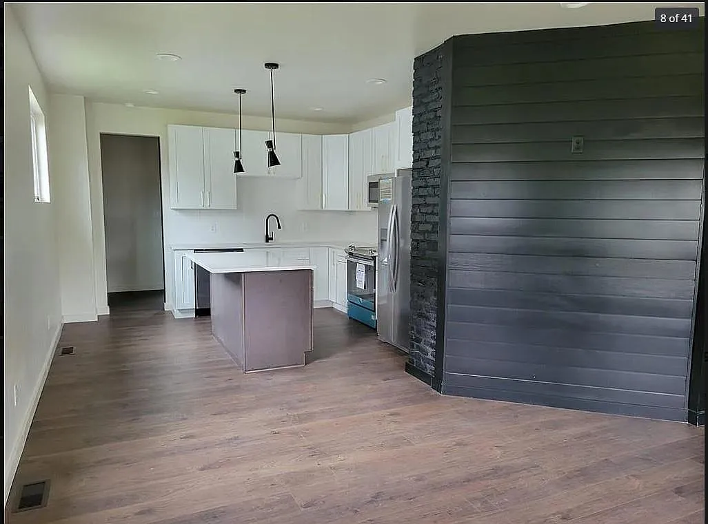 3 bed, 2322 sqft, $2,000 — Photo 3