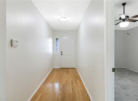 4th image of 707 Aurora Oaks Dr