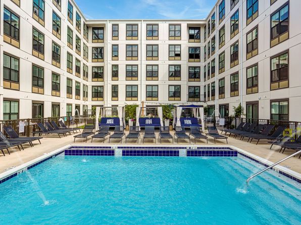 265 E State St APT 436