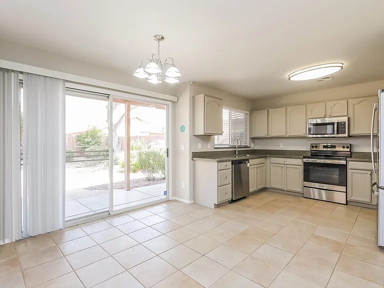 1036 W Olive Ave — Photo 9