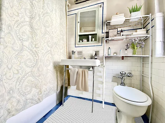 Rented by Voro NYC | media 25