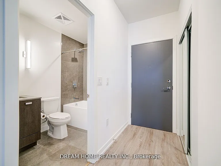 10 De Boers Dr #1008 — Photo 2