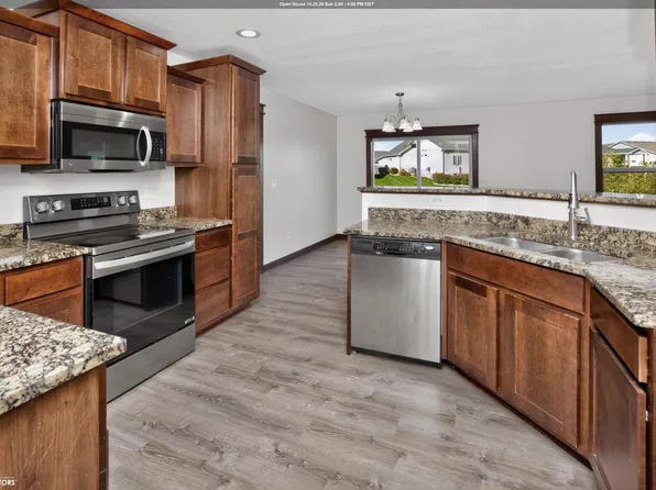 1216 90th St, West Des Moines, IA 50266