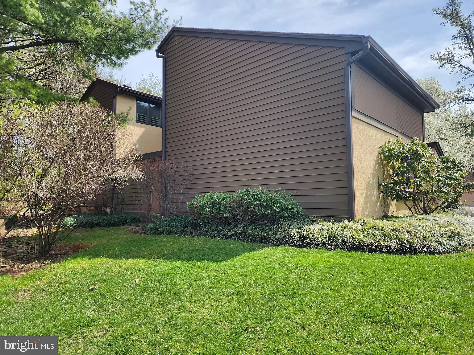 3 bed, 3.5 bath, 1814 sqft, $4,500 — Photo 2