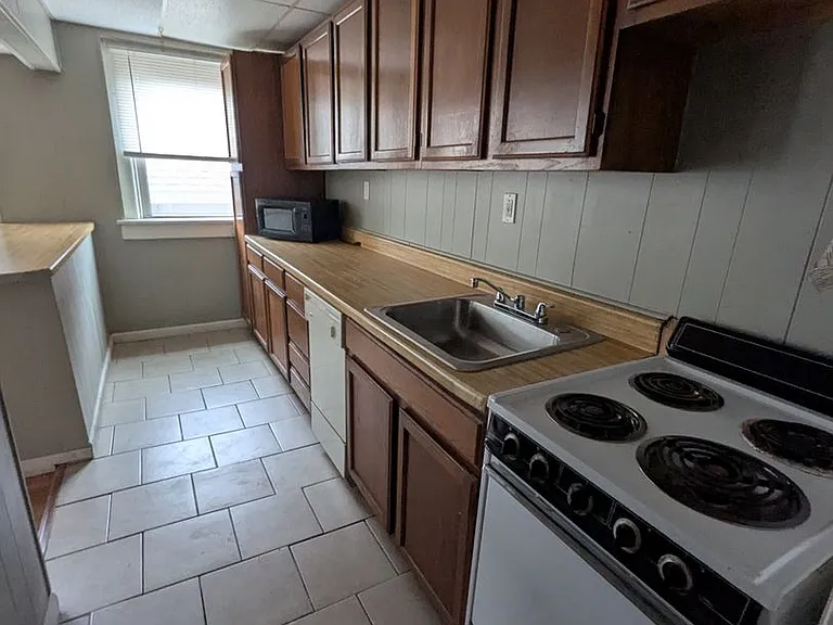 415 S Broadway St #3 — Photo 13