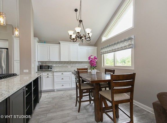 5th image of 880 Bristol Ln