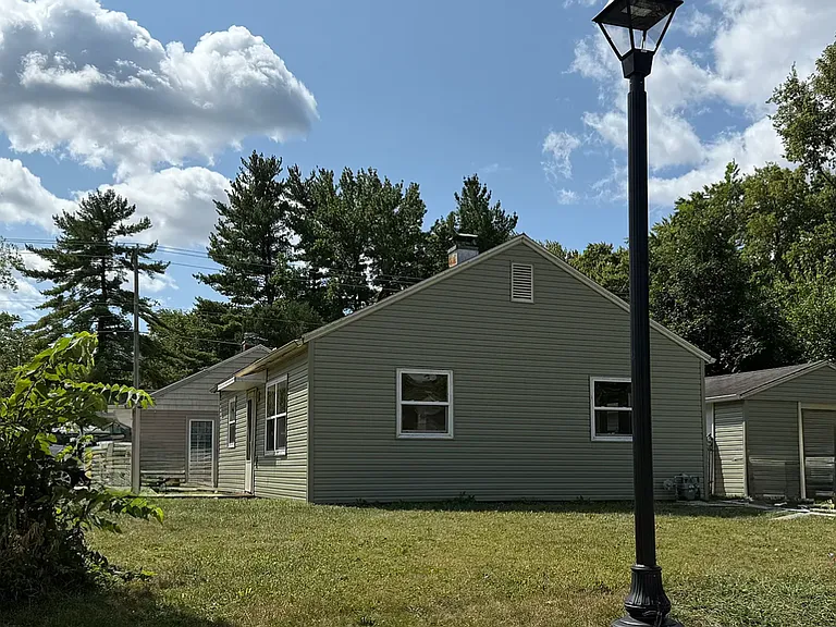 1301 S Cottage Grove Ave — Photo 9
