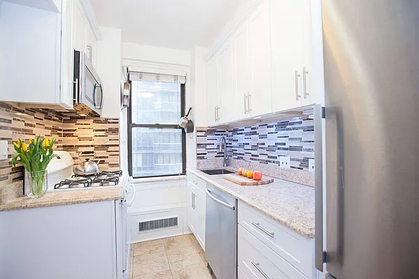 Sold by Sotheby's International Realty | media 4