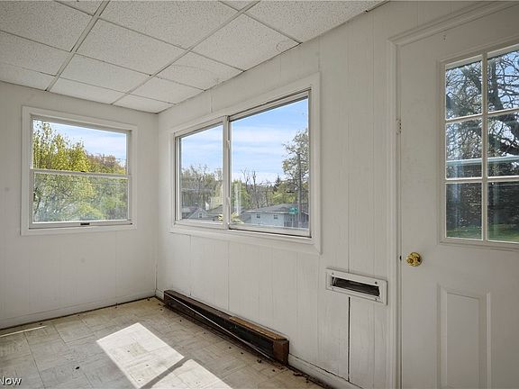 3rd image of 657 Lurie Ave
