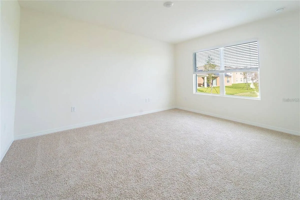 4 bed, 2.0 bath, 1867 sqft, $2,300 — Photo 4