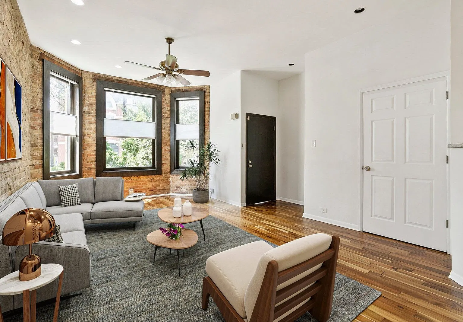 1219 N Damen Ave — Photo 1