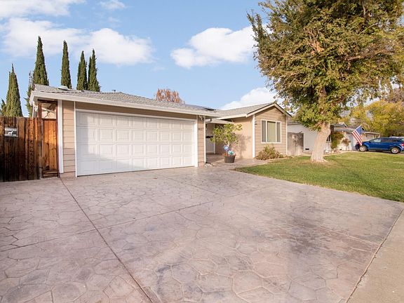 2nd image of 3027 Bradshaw Dr