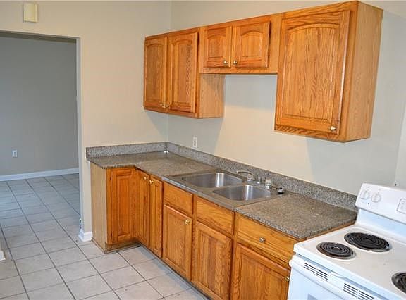 5th image of 1738 Spain St