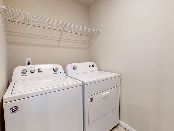 2nd image of 6517 Hornet Cir NE