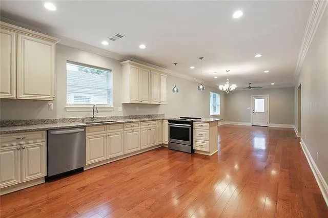 728 Orion Ave — Photo 6