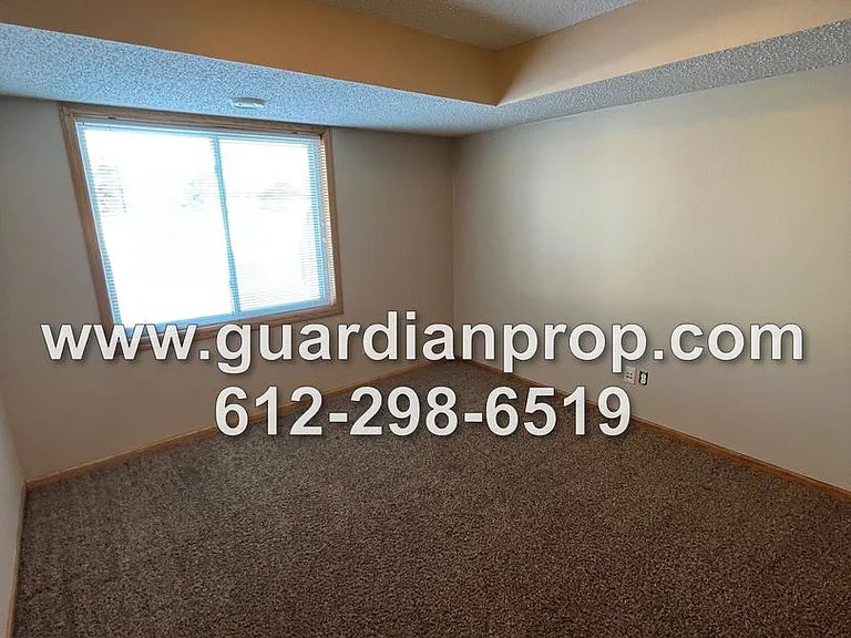 3431 Century Dr — Photo 9