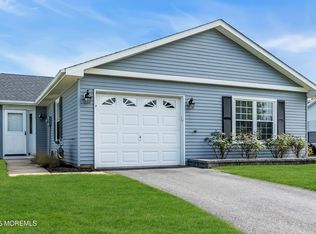 28 Greenbriar Blvd, Brick, NJ 08724